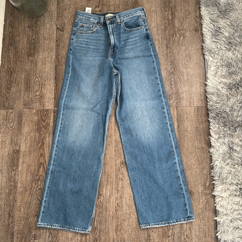 Levi's High Loose Jeans size 28